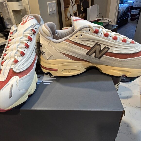 Men’s New Balance 1000 “Sea Salt” Astro Dust Size 10 White Red (M1000CB) NEW - Picture 3 of 9